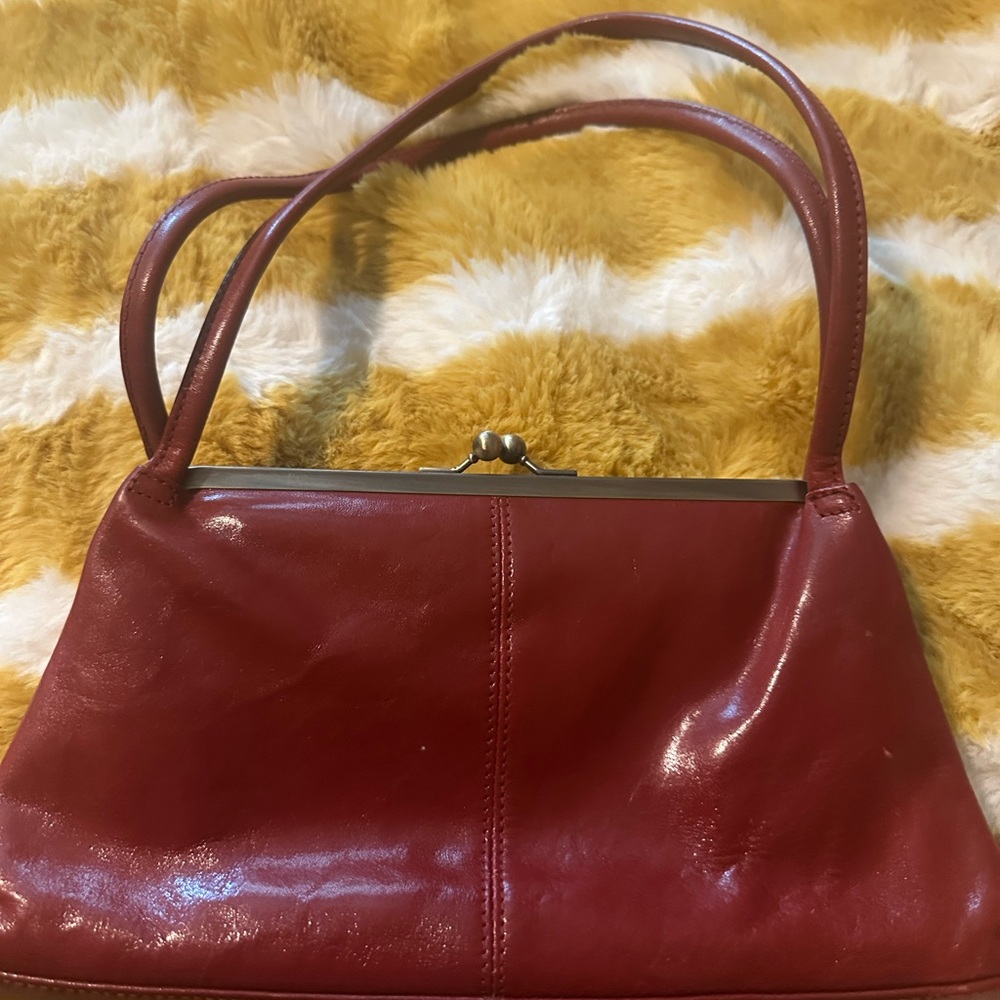 Elegant Red Leather Handbag. Used condition - Picture 2 of 14